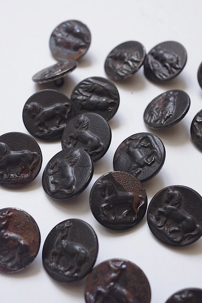 boutons antique　アンティークボタン ハンターボタン　lots5 .FR a l'epoque