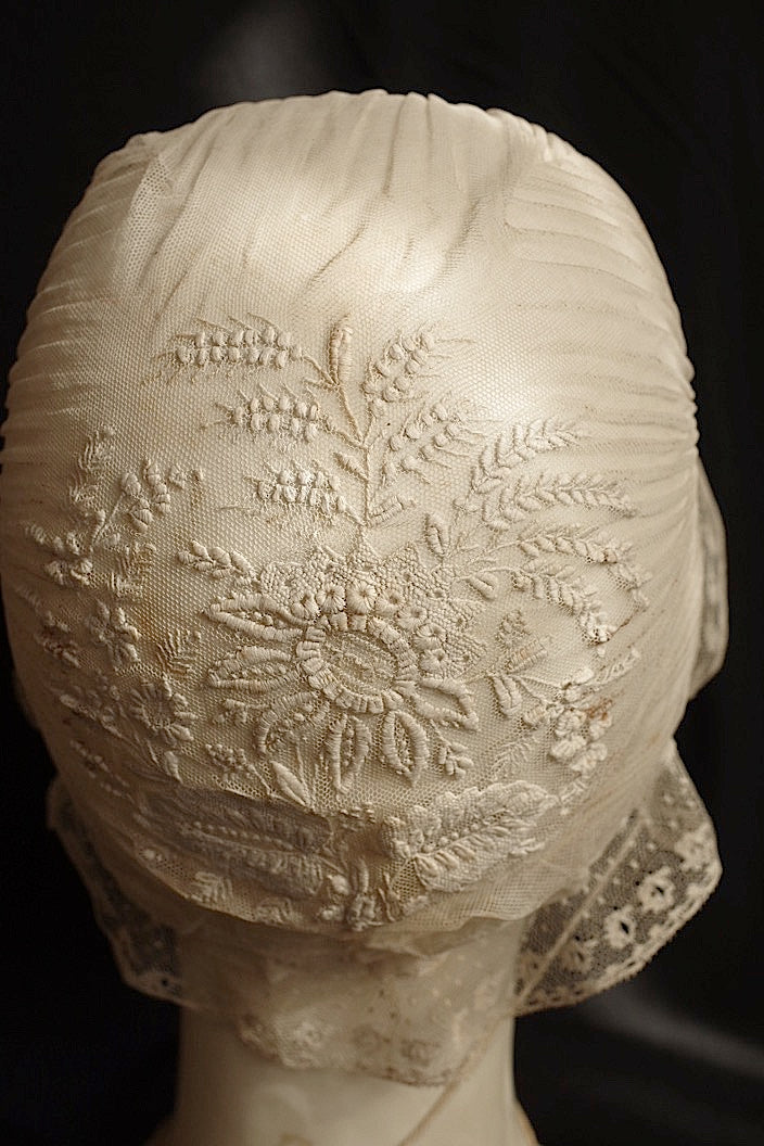 bonnet antique アンティーク刺繍　ボネ2