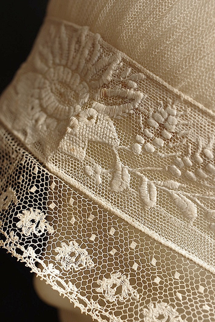 bonnet antique アンティーク刺繍　ボネ2