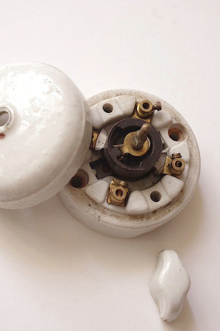 commutateur antique アンティークスイッチ　Switch 2 .FR a l'epoque