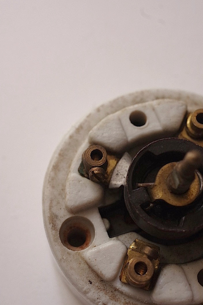 commutateur antique アンティークスイッチ　Switch 2 .FR a l'epoque