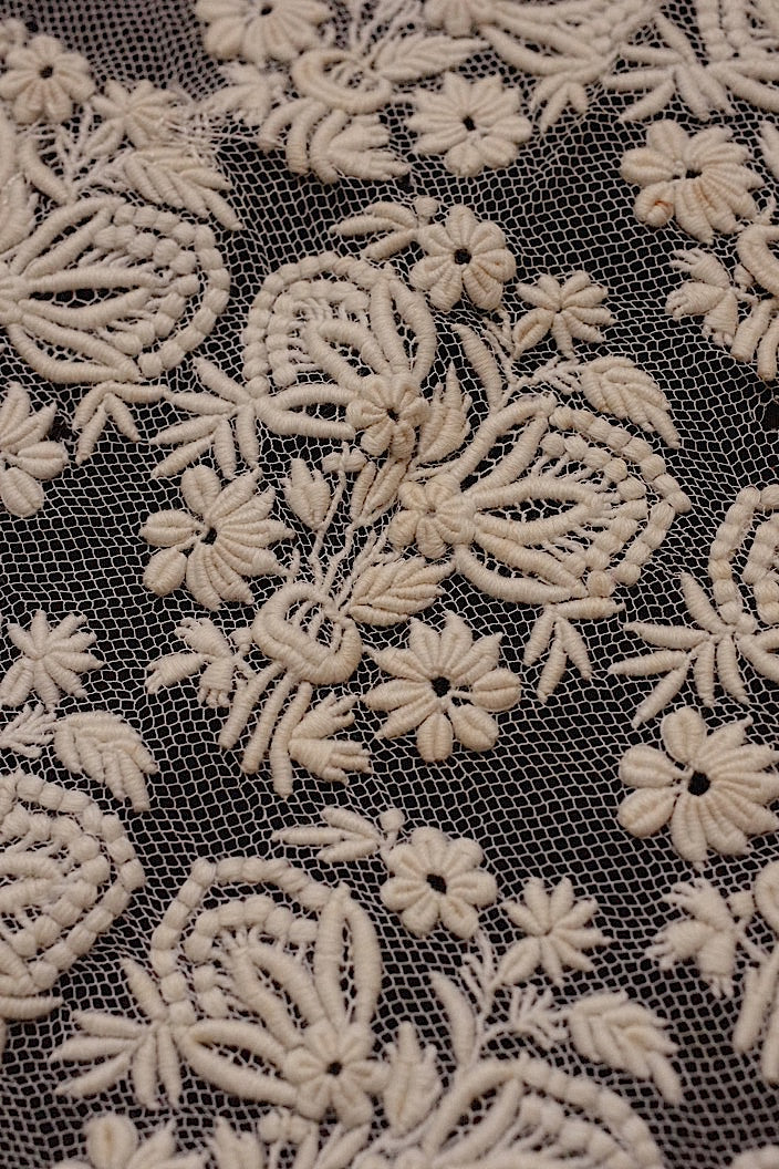 dentelle antique アンティークレース　刺繍