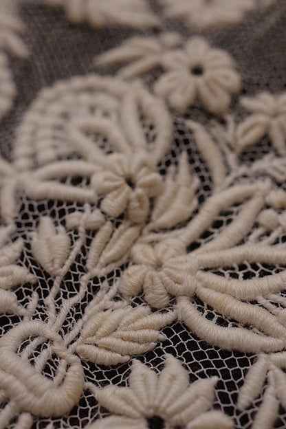 dentelle antique アンティークレース　刺繍 .FR a l'epoque