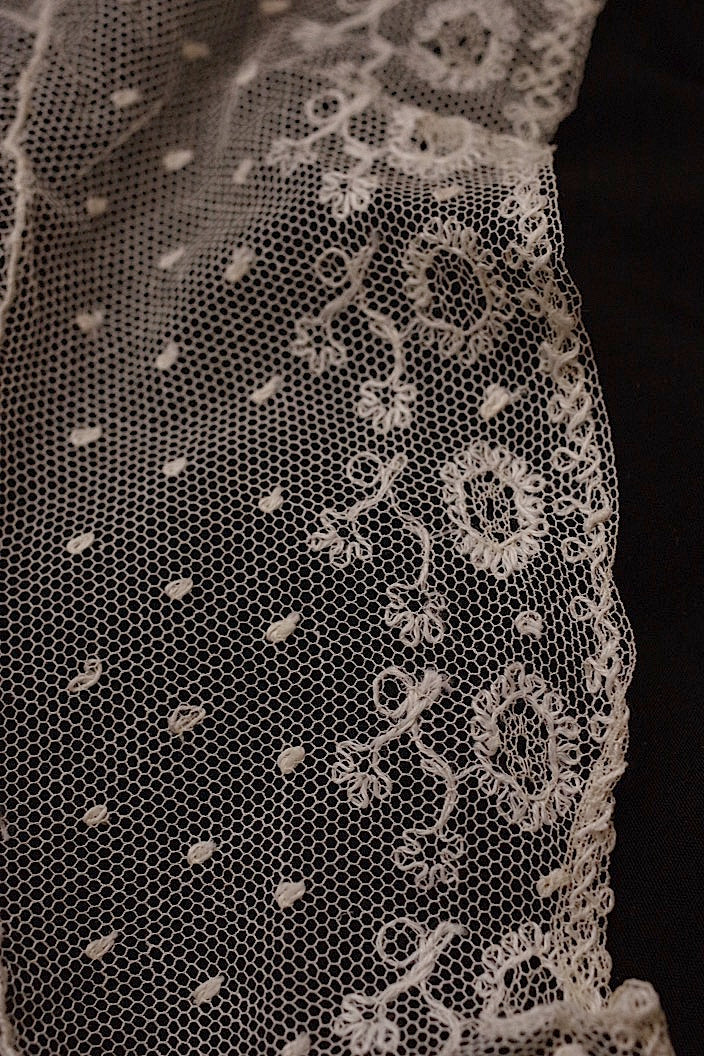 dentelle antique アンティークレース　刺繍 .FR a l'epoque