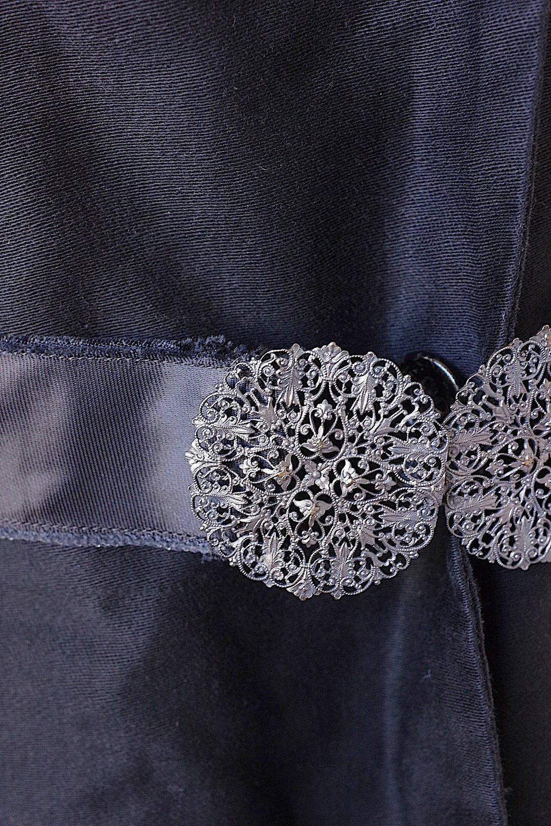 vêtement vintage ヴィンテージ　ワンピース noir .FR a l'epoque