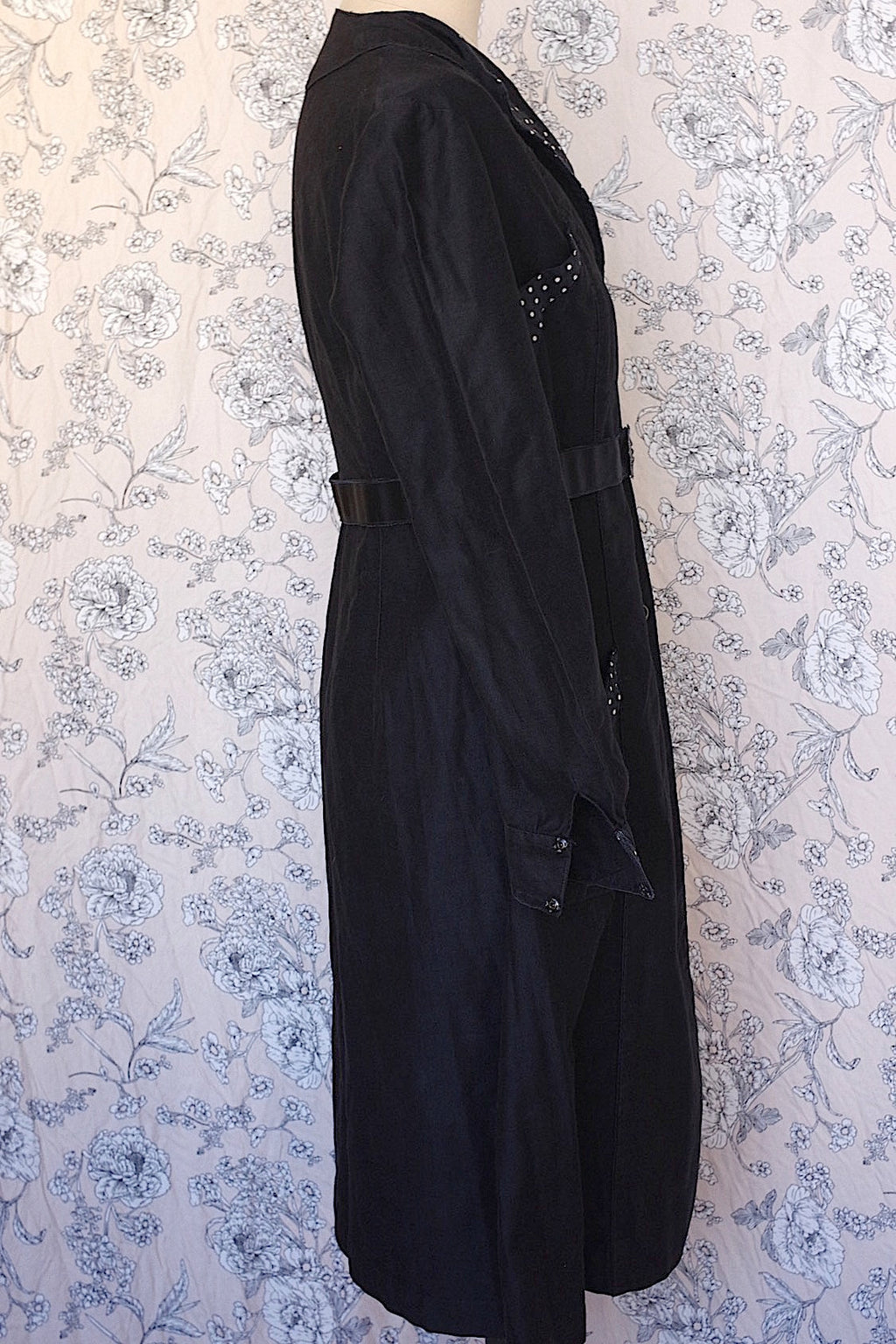 vêtement vintage ヴィンテージ　ワンピース noir .FR a l'epoque