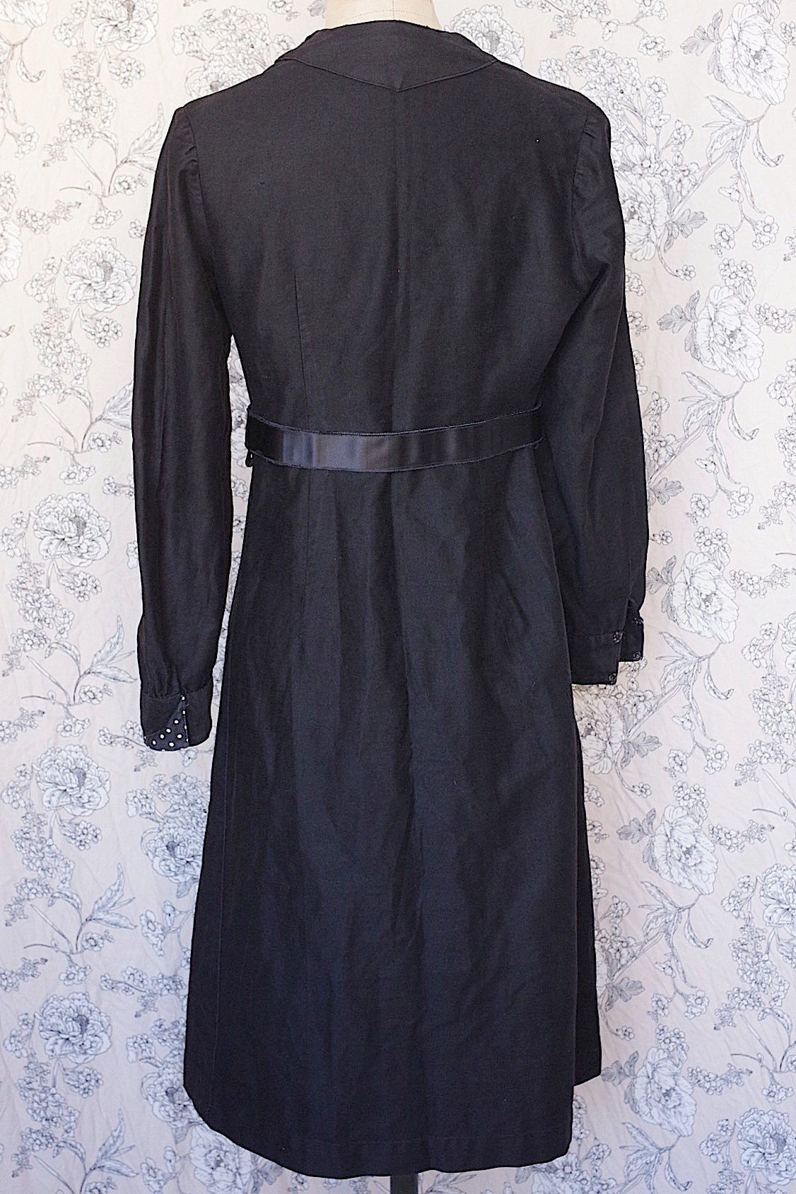 vêtement vintage ヴィンテージ　ワンピース noir .FR a l'epoque