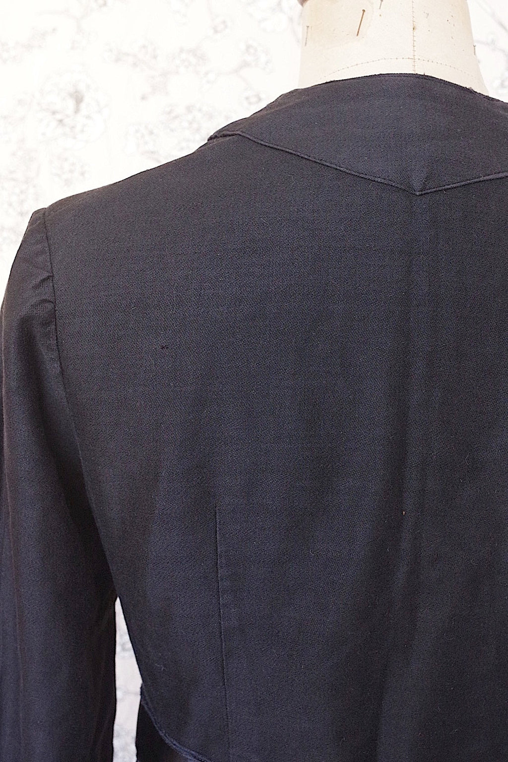 vêtement vintage ヴィンテージ　ワンピース noir .FR a l'epoque