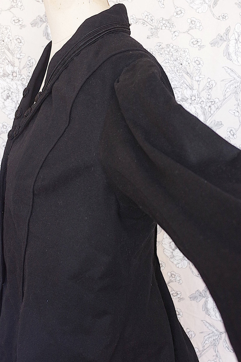 vêtement antique アンティークジャケット　veste noir .FR a l'epoque