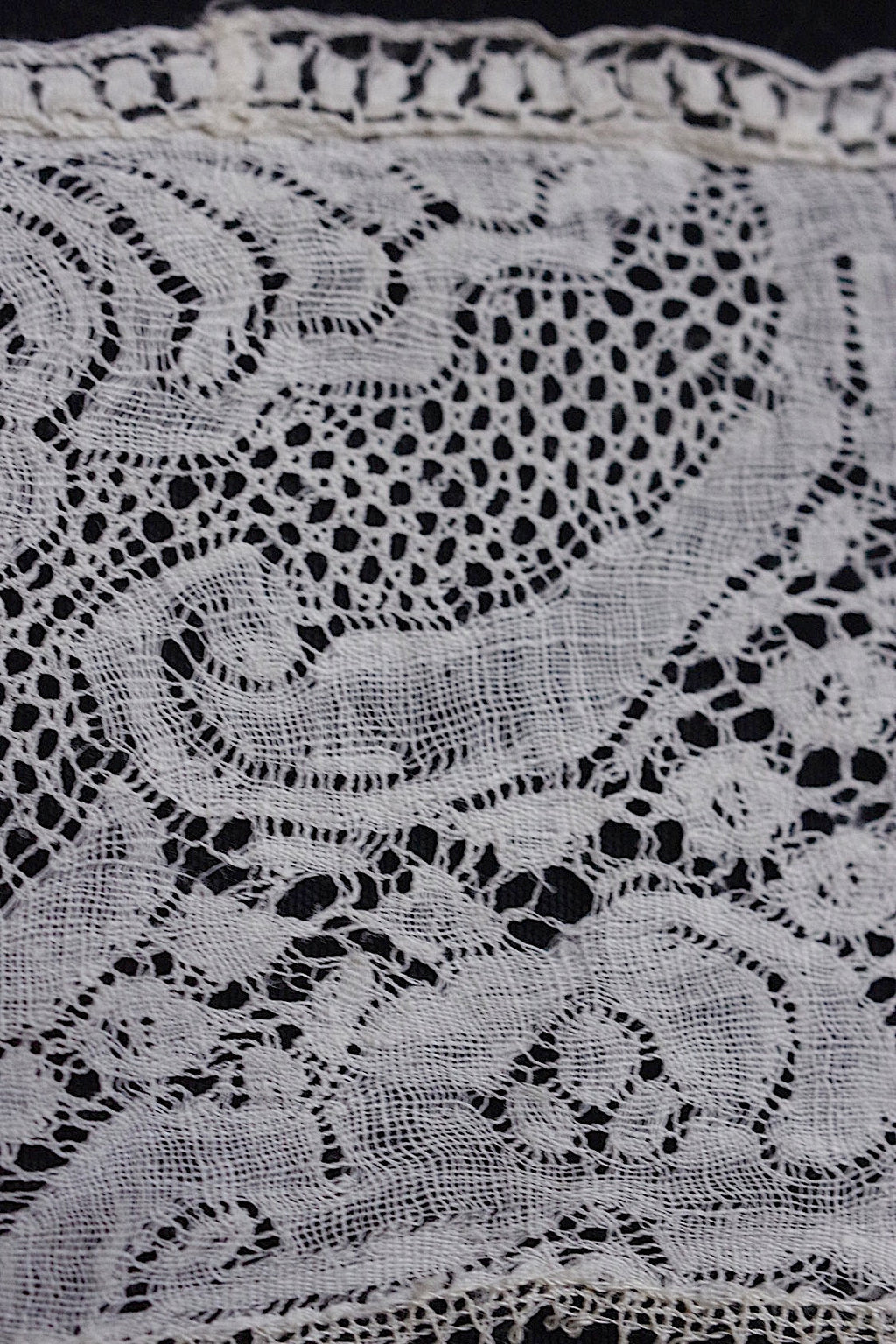dentelle antique アンティークレースバンシュ　100cm 50cm .FR a l'epoque