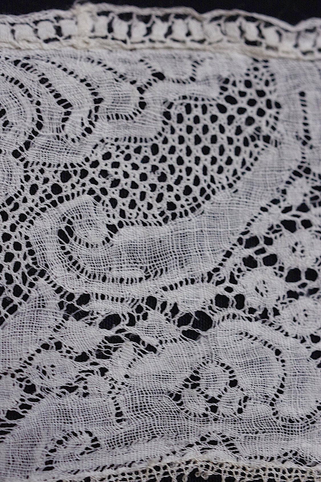 dentelle antique アンティークレースバンシュ　100cm 50cm .FR a l'epoque