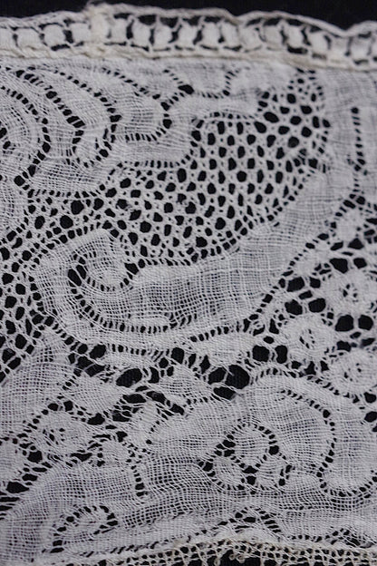dentelle antique アンティークレースバンシュ　100cm 50cm .FR a l'epoque