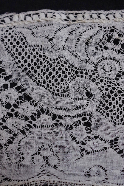dentelle antique アンティークレースバンシュ　100cm 50cm .FR a l'epoque