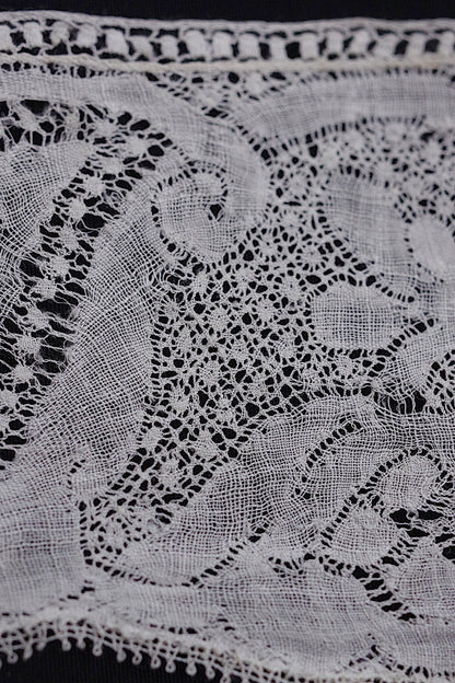 dentelle antique アンティークレースバンシュ　100cm 50cm .FR a l'epoque