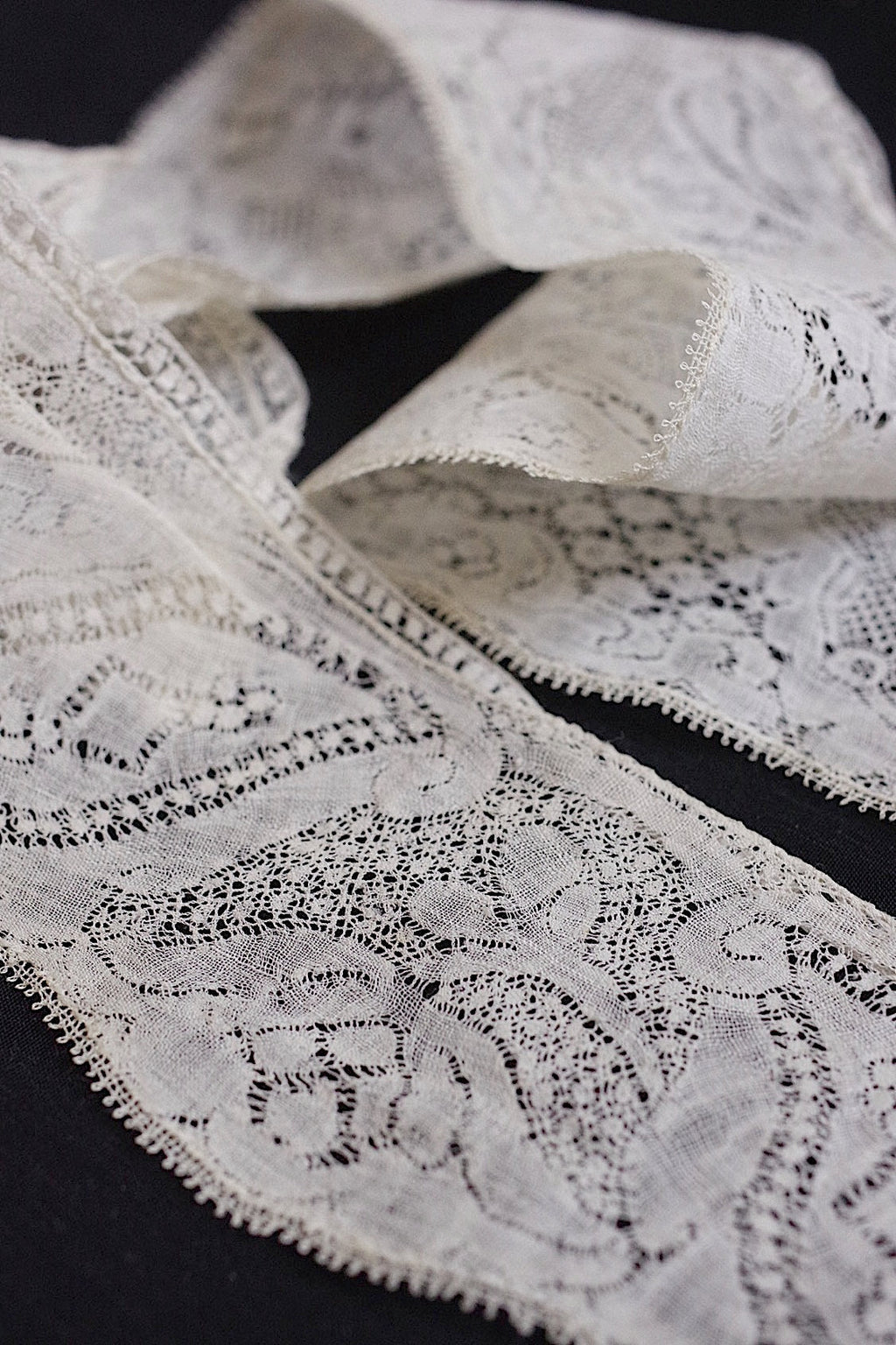 dentelle antique アンティークレースバンシュ　100cm 50cm .FR a l'epoque