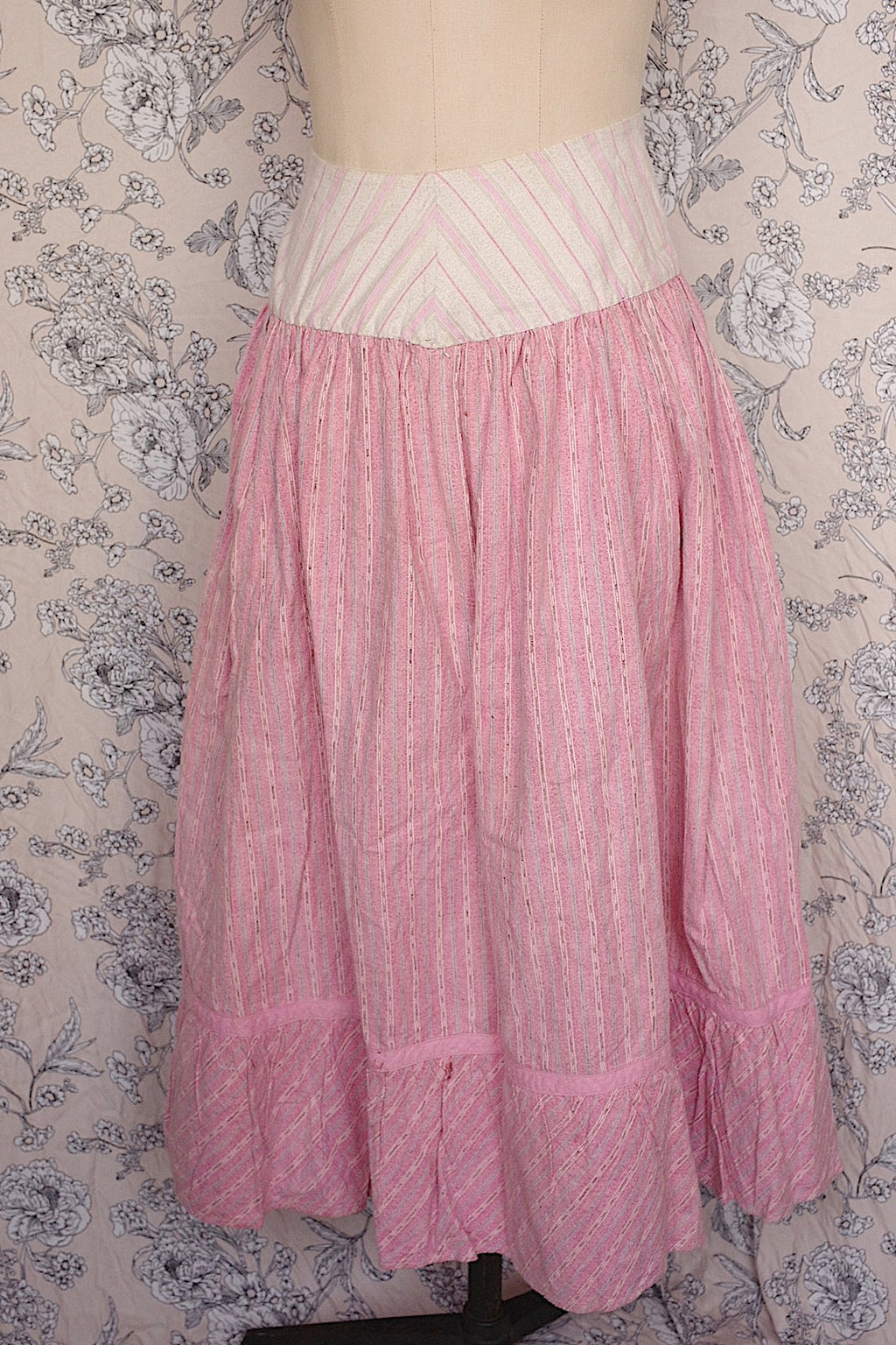 vêtement antique アンティークスカート　ピンクストライプ .FR a l'epoque