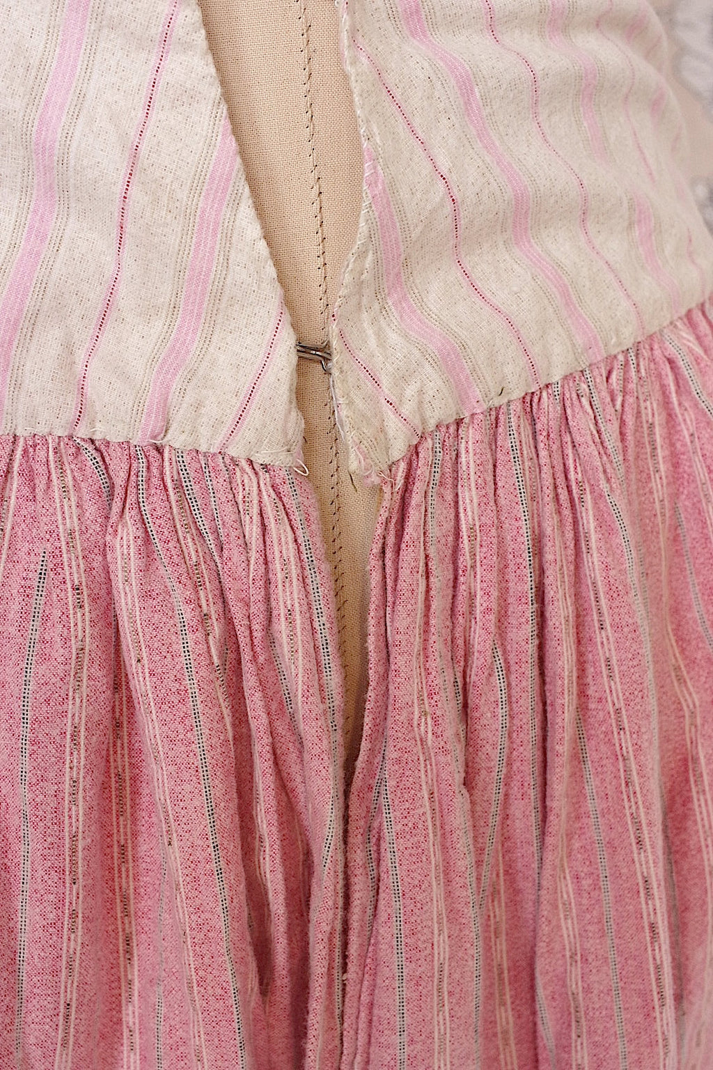 vêtement antique アンティークスカート　ピンクストライプ .FR a l'epoque