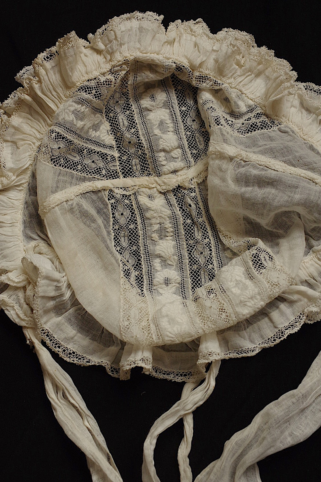 dentelle antique アンティークレース　刺繍　bonnet