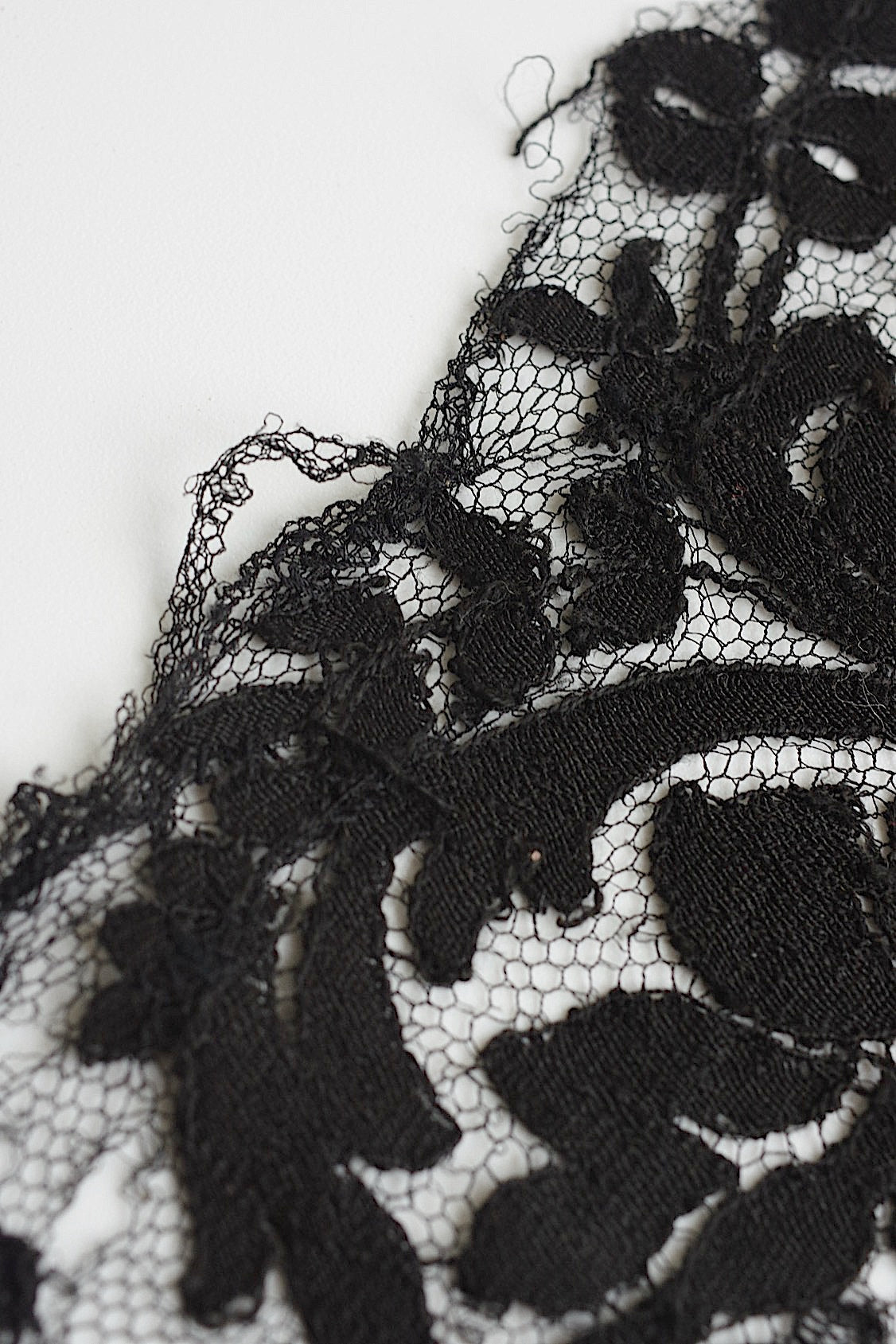 dentelle antique アンティークレース　ブロンドレース　350cm .FR a l'epoque