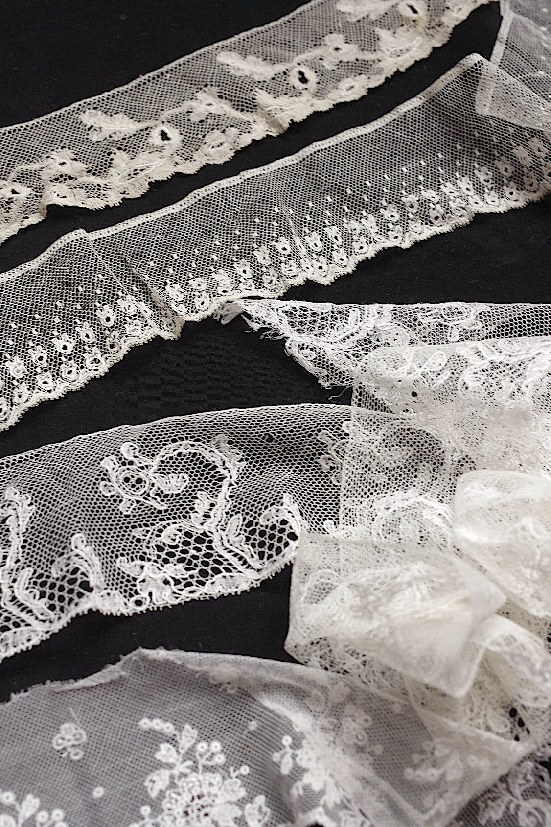 アンティークレース dentelle antique  76cm 230cm　90cm 40cm .FR a l'epoque