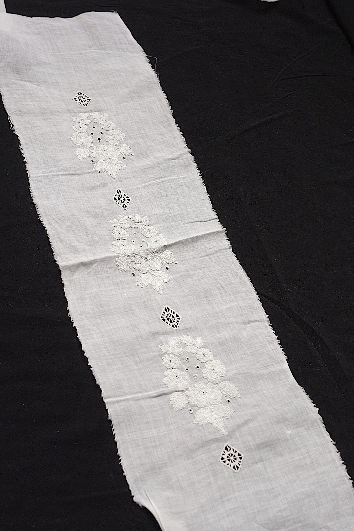 アンティークレース dentelle antique 刺繍ハギレ1