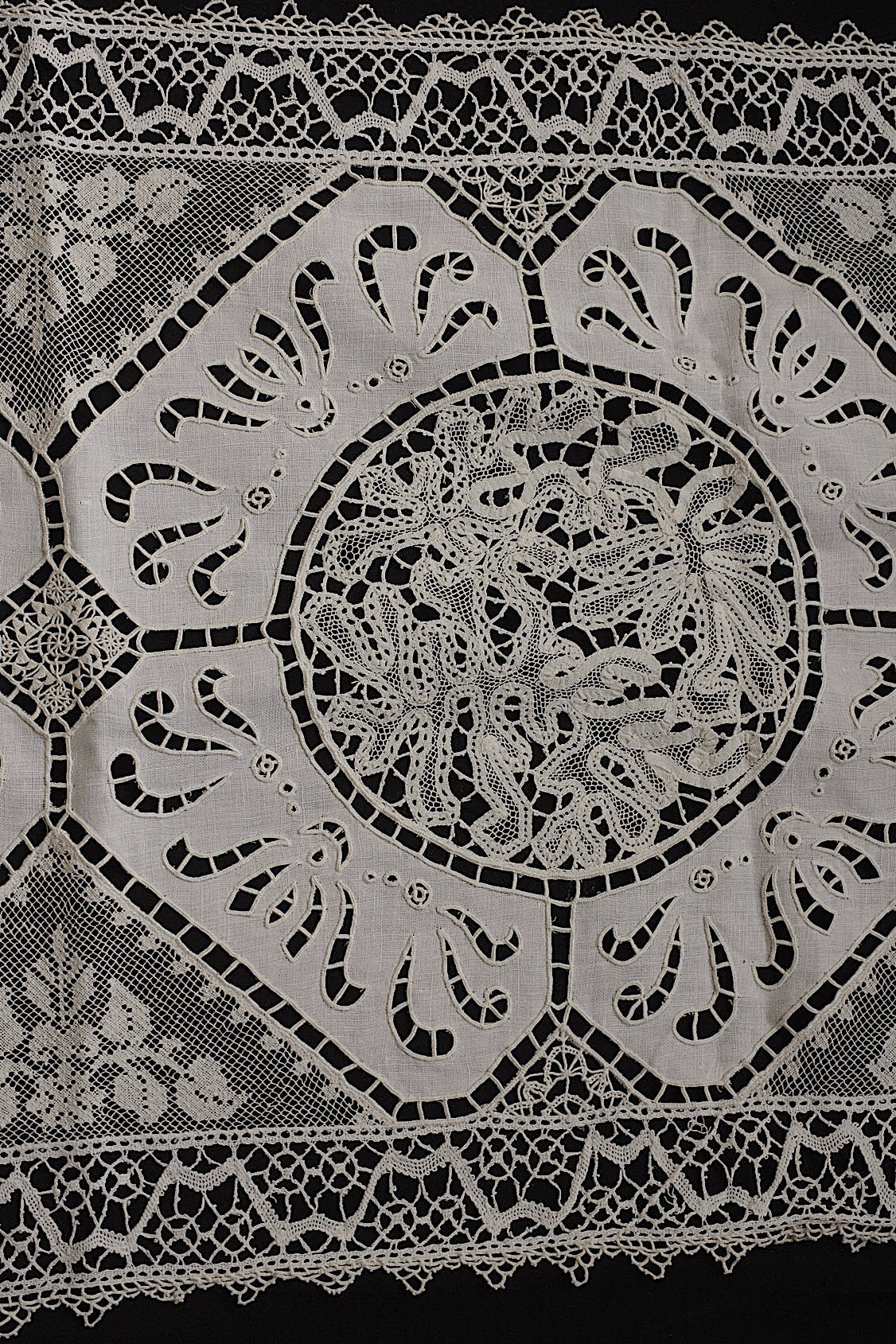 アンティークレース　dentelle antique アンティークレース 刺繍 クロス .FR a l'epoque