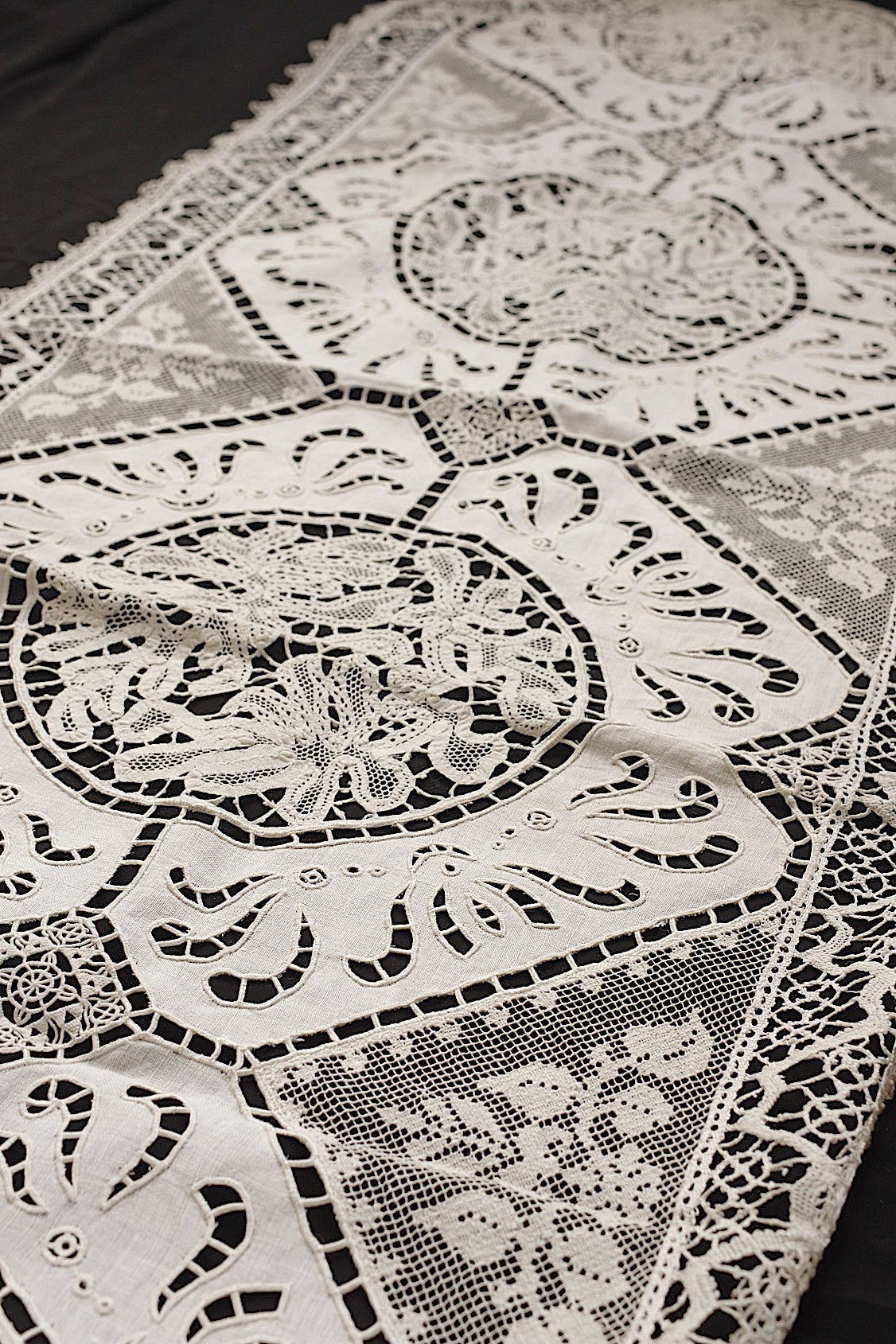 アンティークレース　dentelle antique アンティークレース 刺繍 クロス .FR a l'epoque