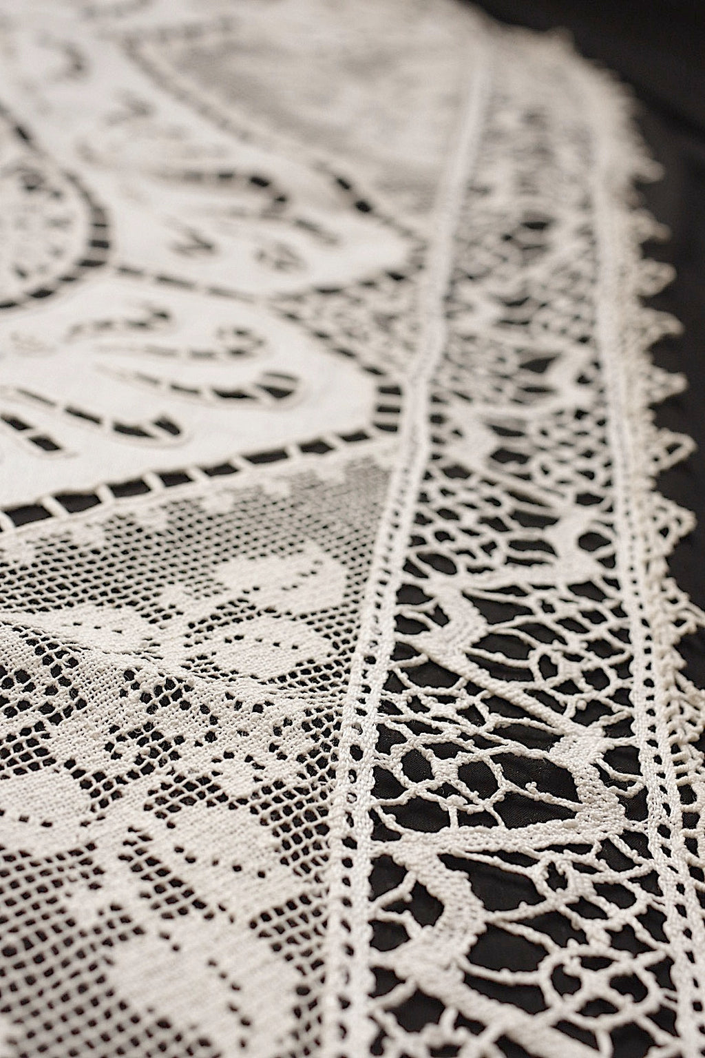 アンティークレース　dentelle antique アンティークレース 刺繍 クロス .FR a l'epoque