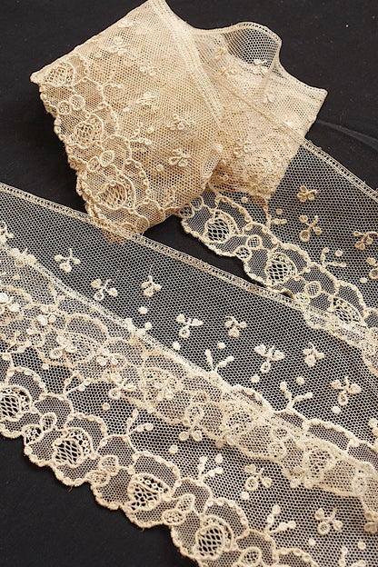 アンティークレース