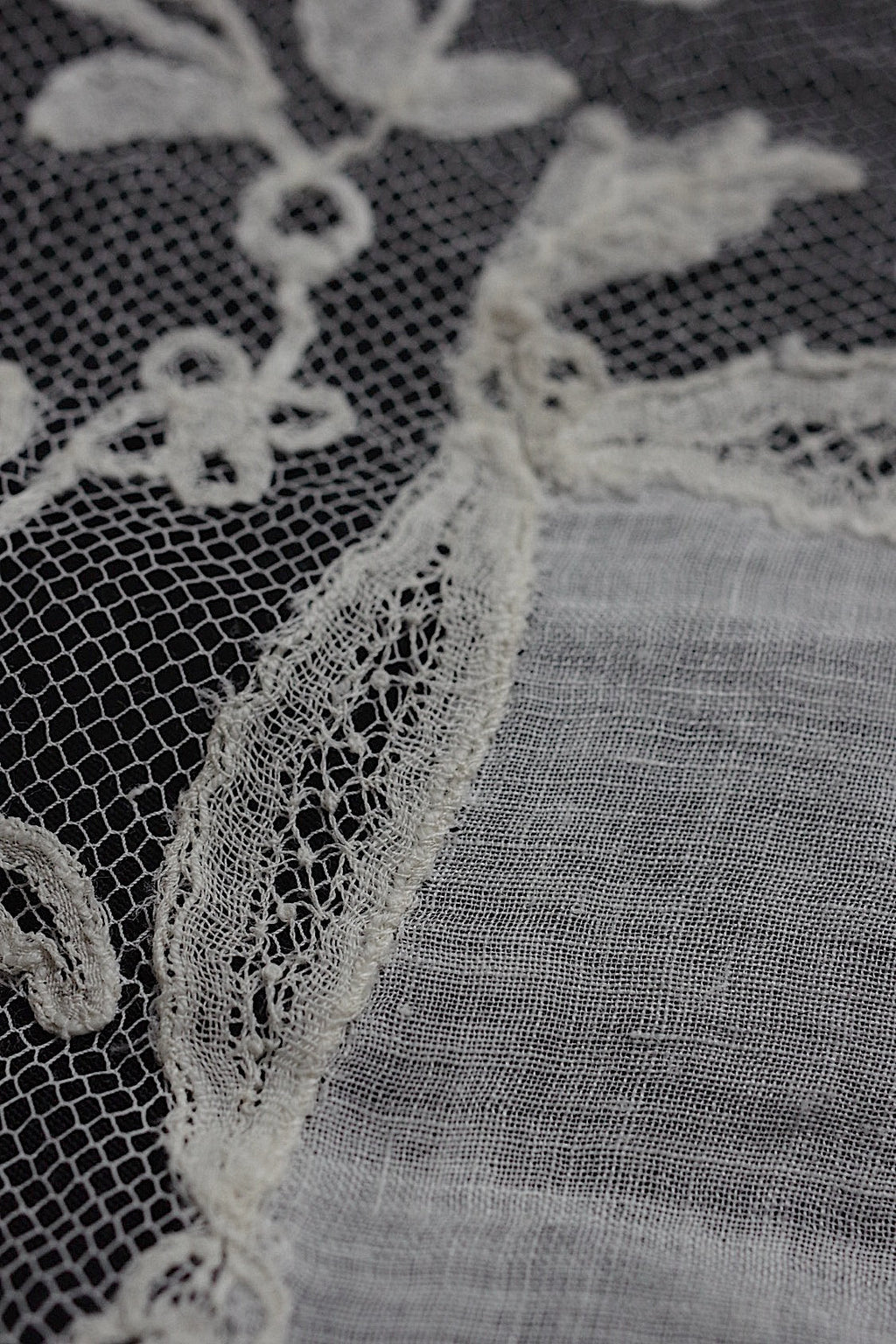 アンティークレース　dentelle antique アンティークレース  ハンカチ .FR a l'epoque