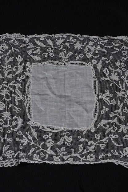 アンティークレース　dentelle antique アンティークレース  ハンカチ .FR a l'epoque