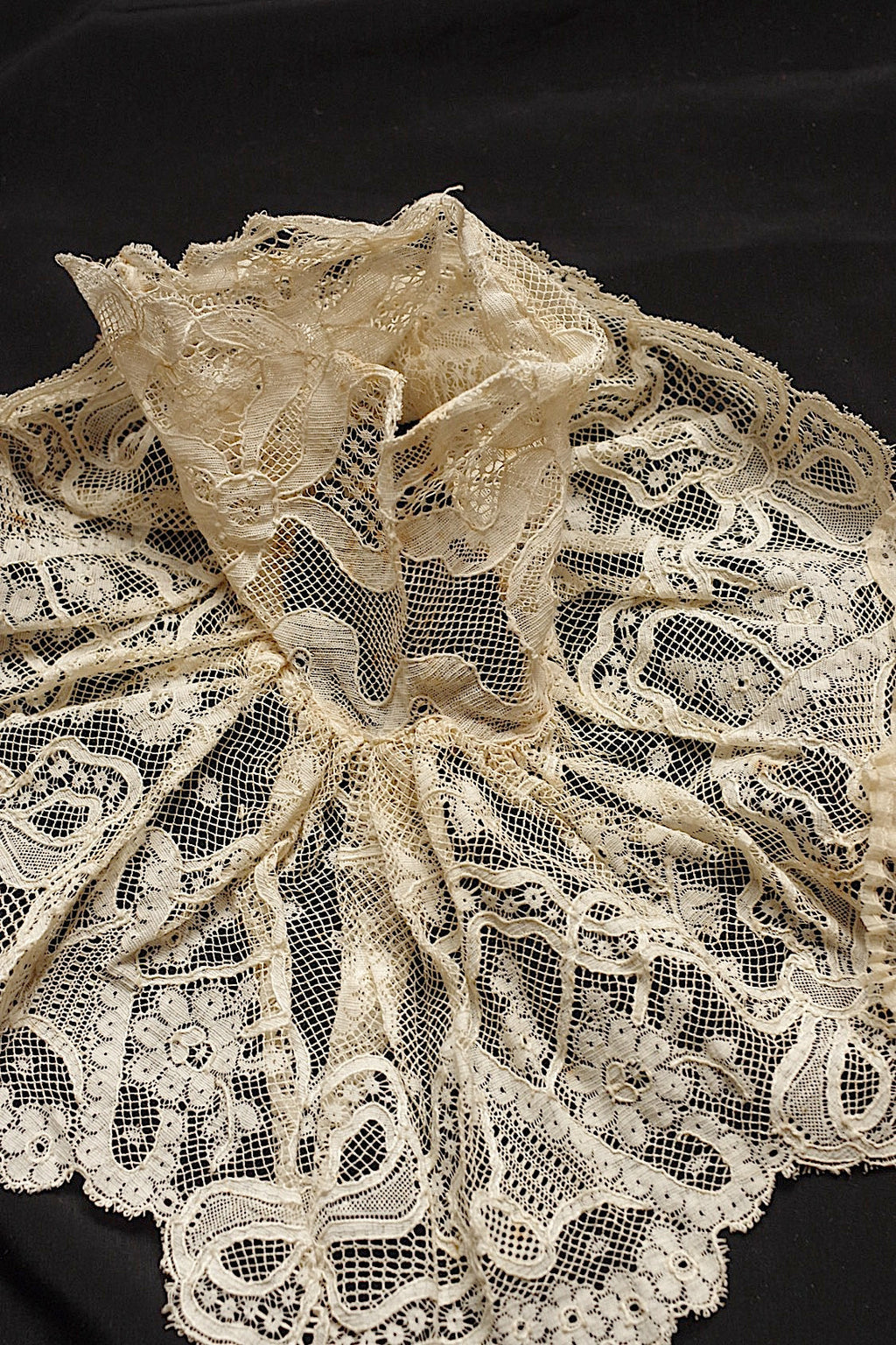 アンティークレース　dentelle antique アンティークレースはぎれ　素材用 .FR a l'epoque