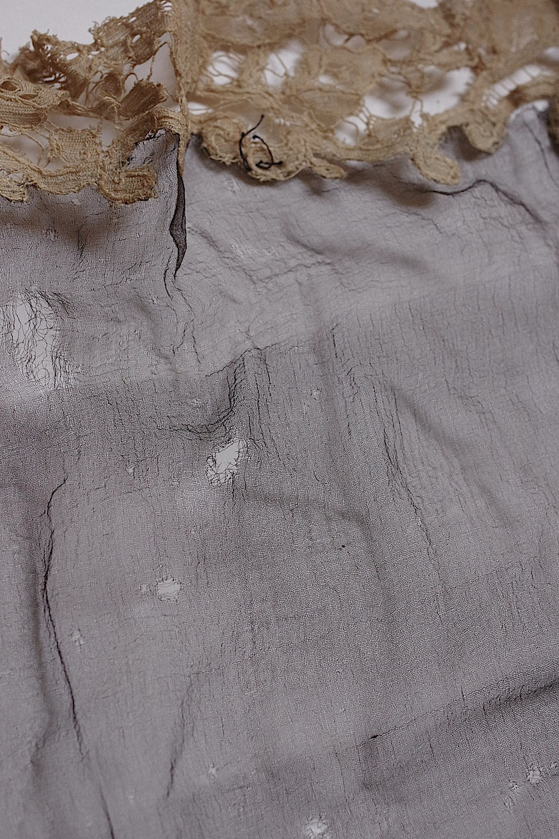 アンティークレース　dentelle antique アンティークハンカチ2つ　素材用 .FR a l'epoque
