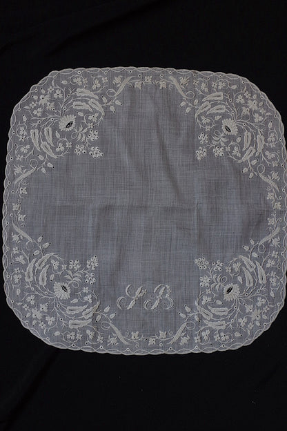 アンティーク刺繍ハンカチ