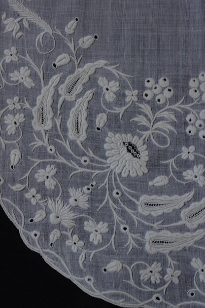 アンティークレースdentelle antique アンティーク刺繍ハンカチ　2 .FR a l'epoque