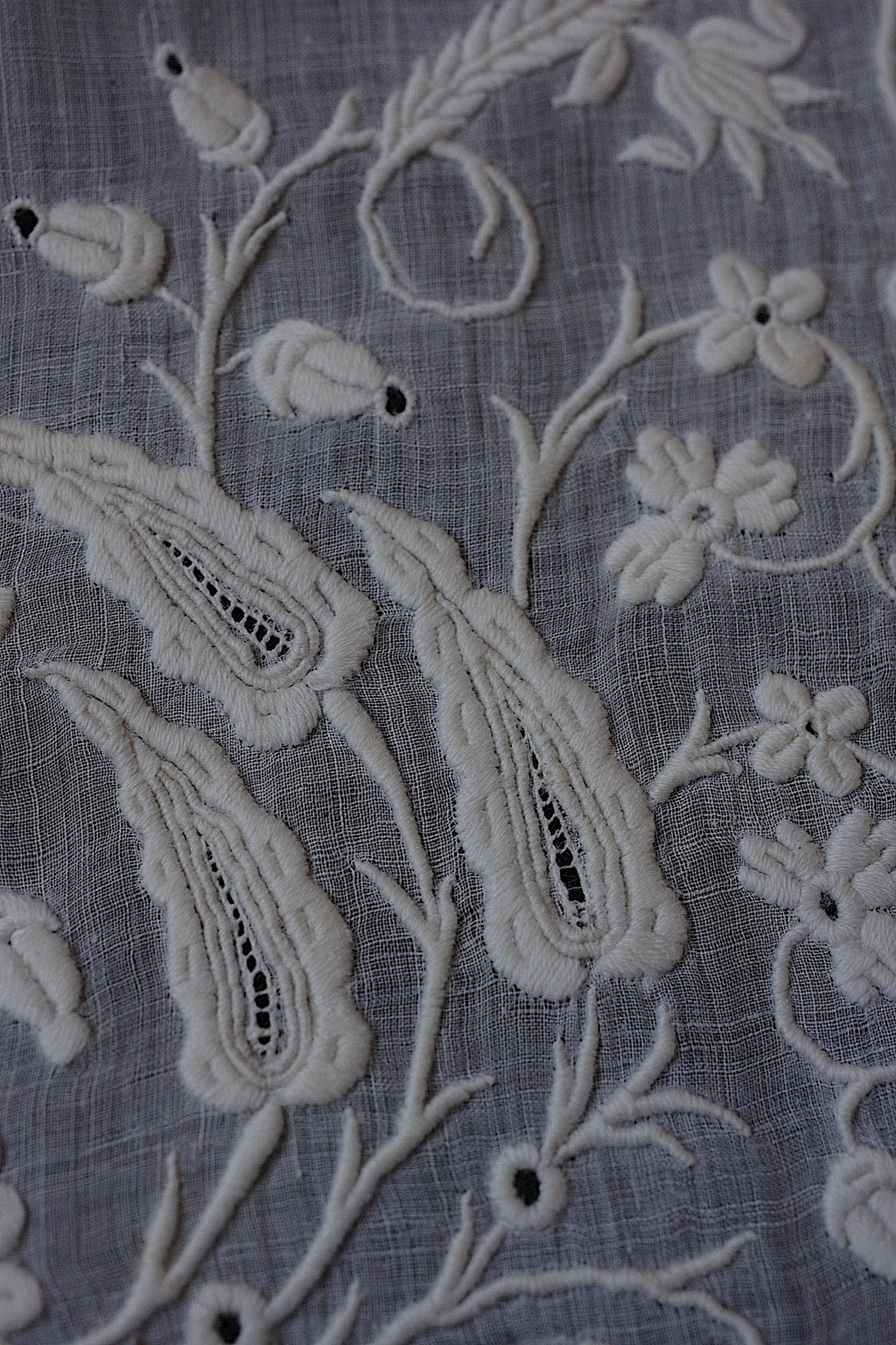 アンティークレースdentelle antique アンティーク刺繍ハンカチ　2 .FR a l'epoque