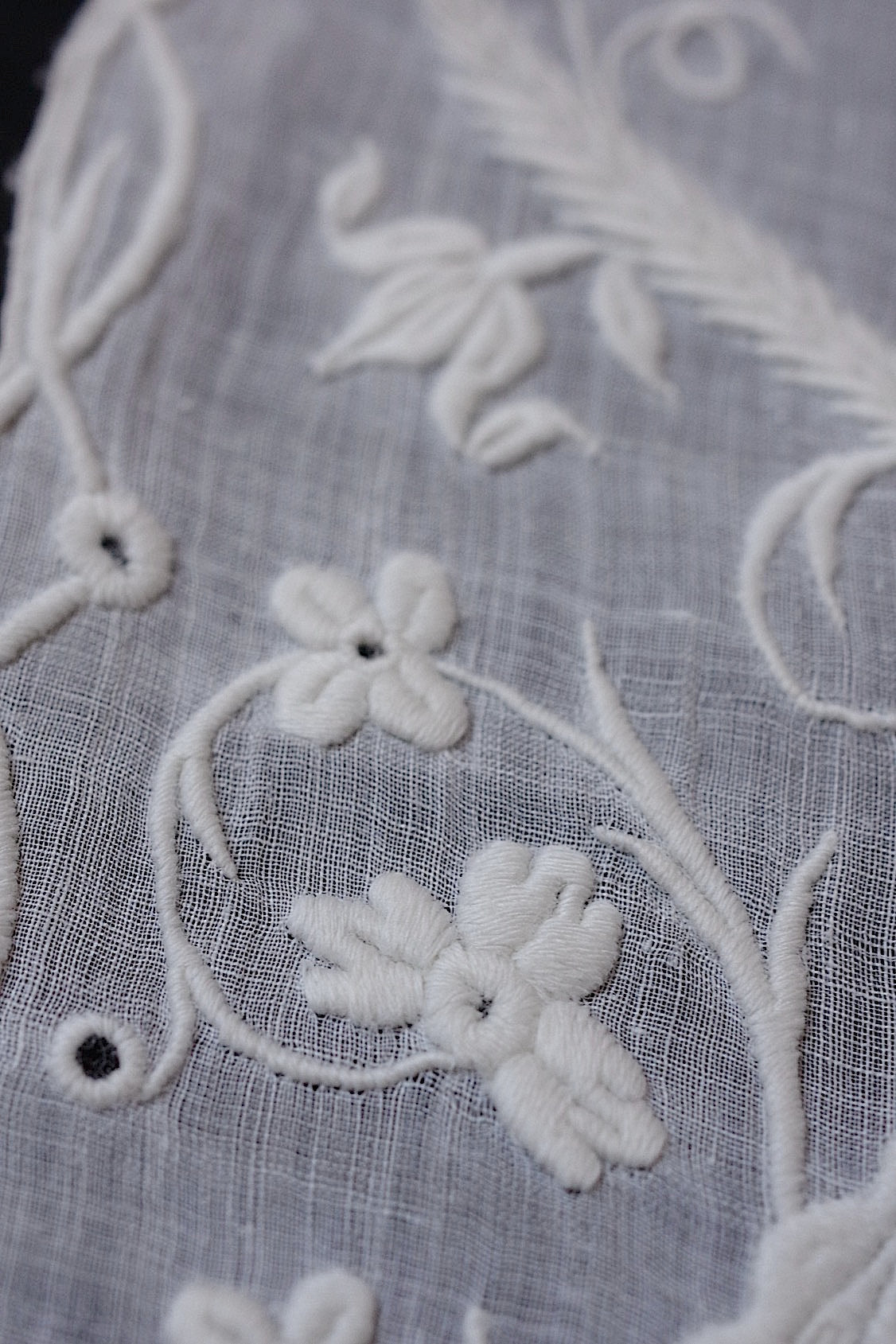 アンティークレースdentelle antique アンティーク刺繍ハンカチ　2 .FR a l'epoque