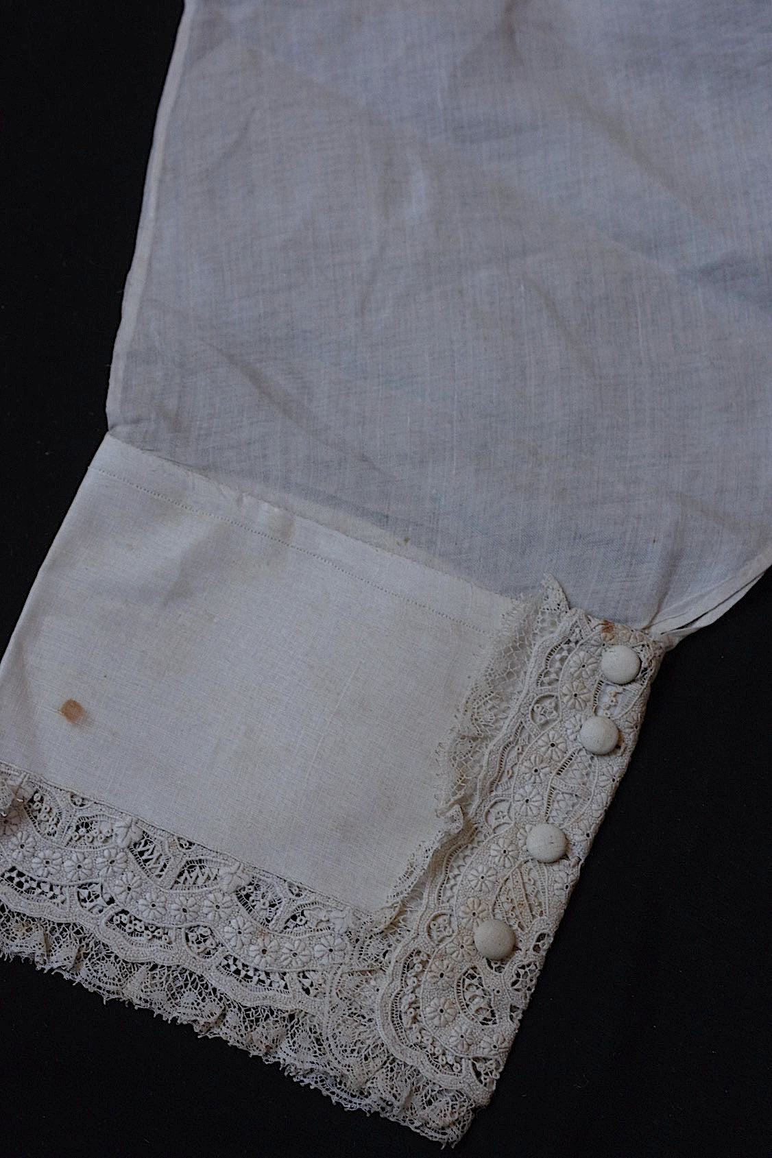 アンティークレースdentelle antique アンティーク刺繍　袖　2つ