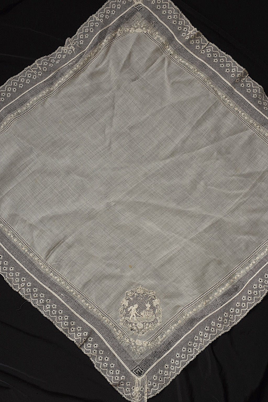 アンティークハンカチ　mouchoir  antique アンティーク刺繍　ハンカチ3 .FR a l'epoque