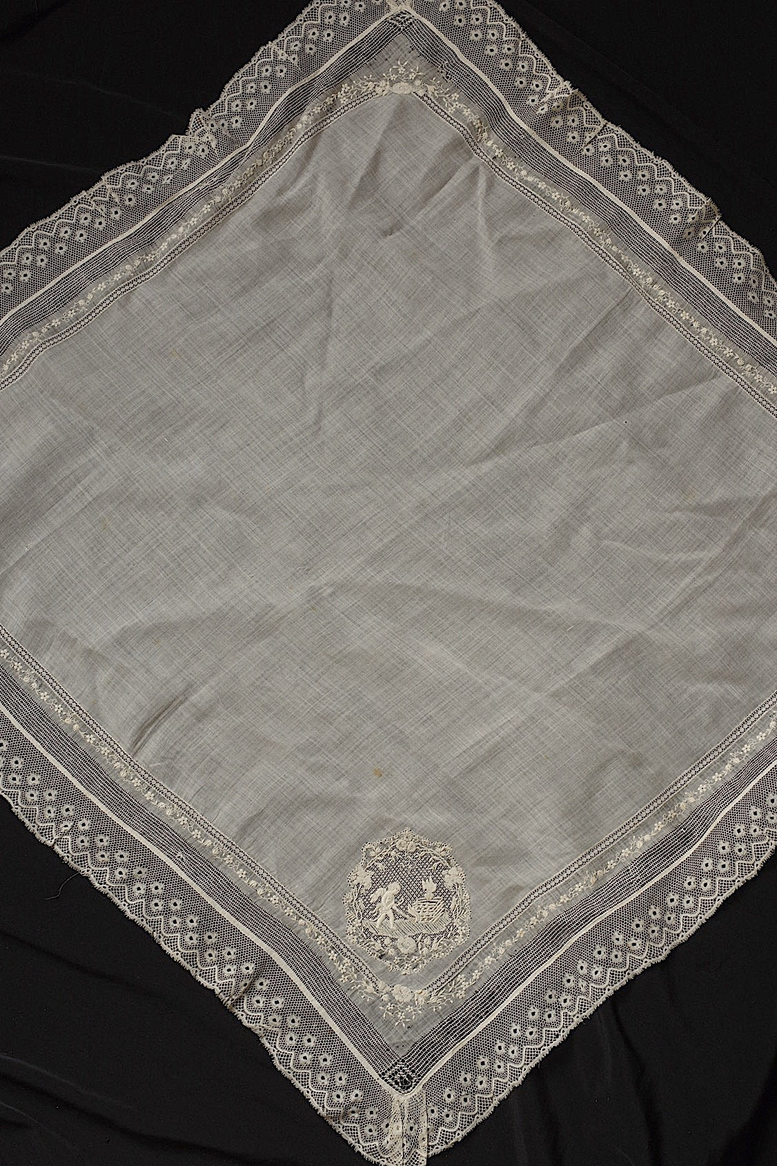 アンティークハンカチ　mouchoir  antique アンティーク刺繍　ハンカチ3 .FR a l'epoque