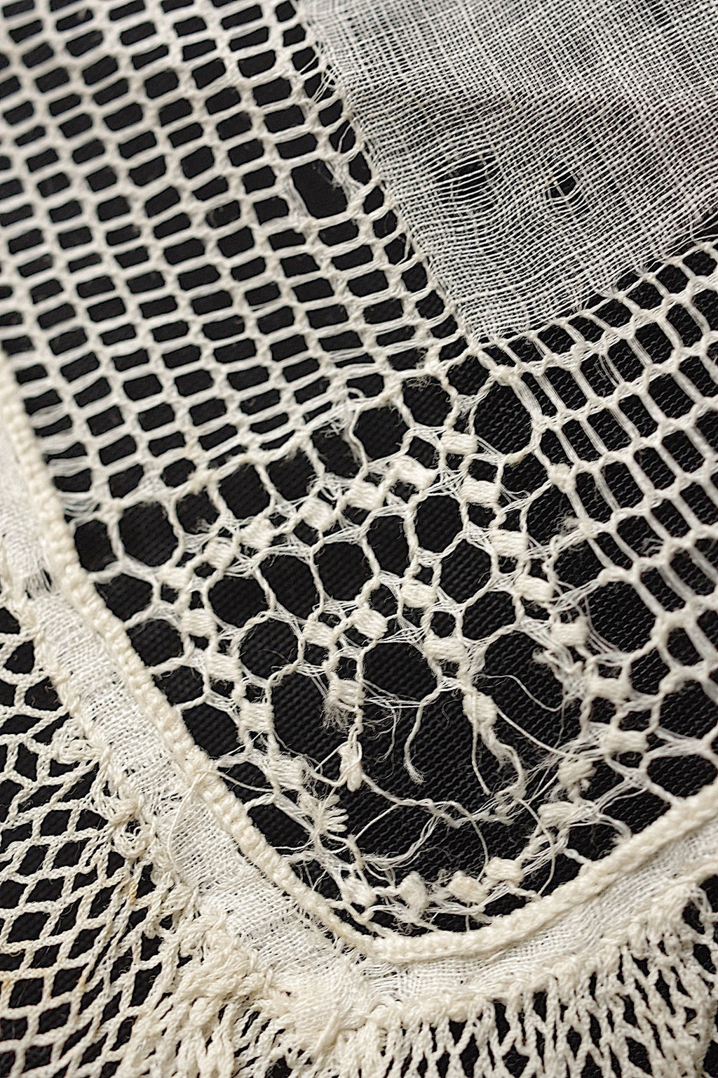 アンティークハンカチ　mouchoir  antique アンティーク刺繍　ハンカチ3 .FR a l'epoque
