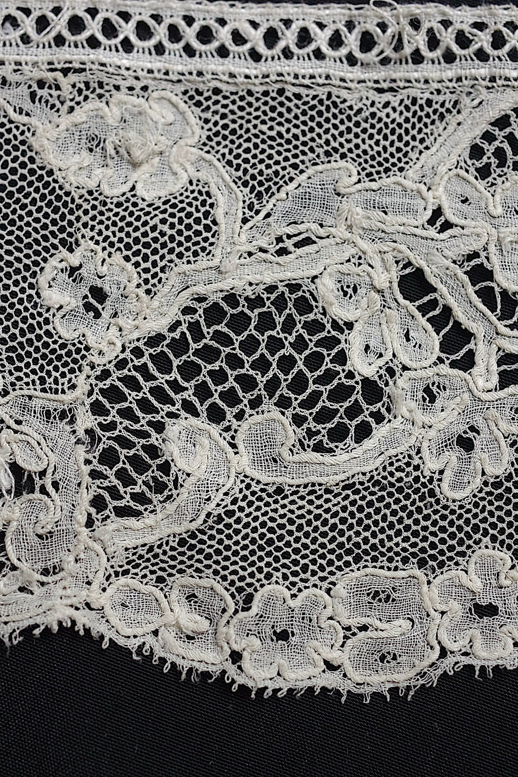 アンティークレース　dentelle  antique アンティークレース　250cm .FR a l'epoque