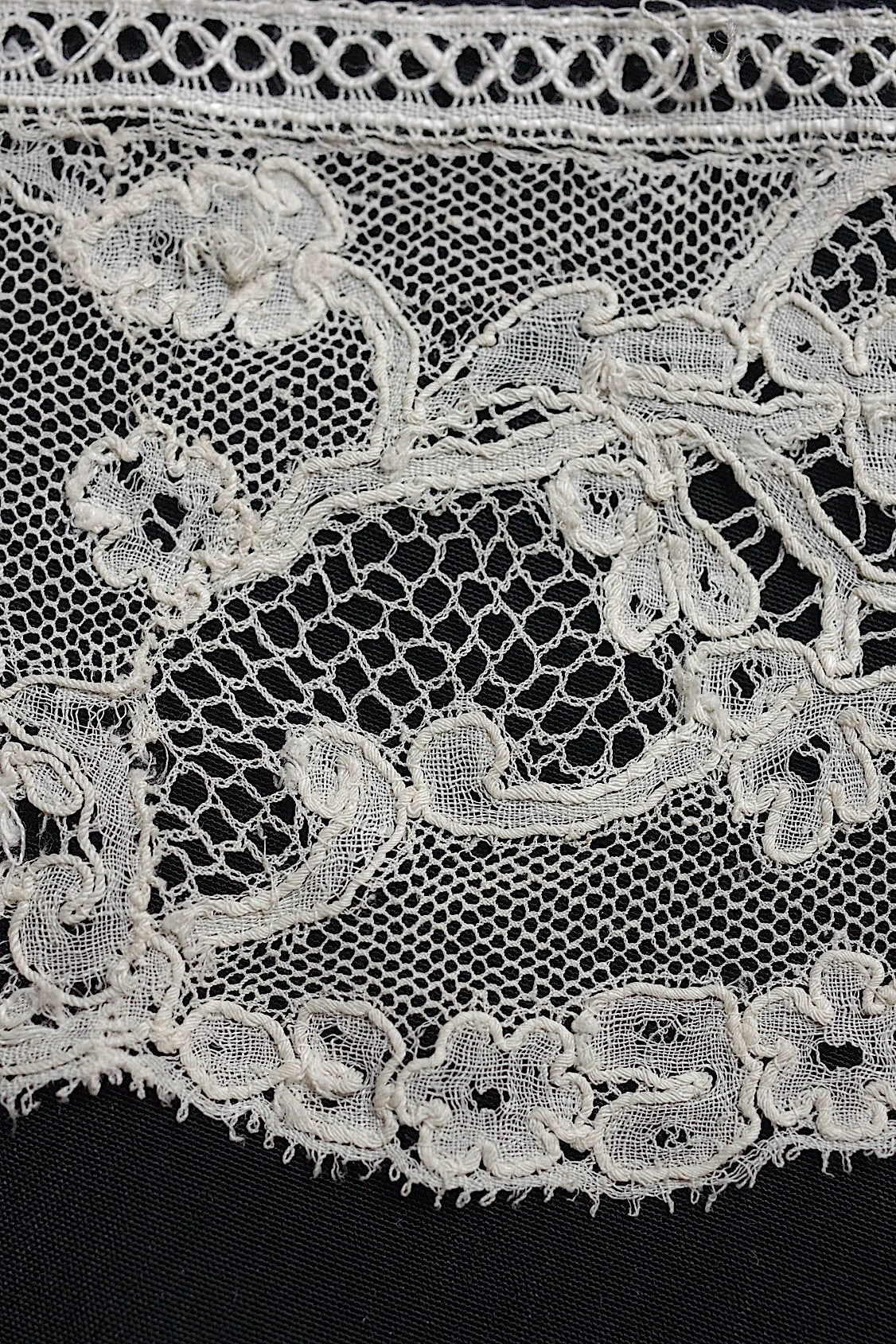 アンティークレース　dentelle  antique アンティークレース　250cm .FR a l'epoque