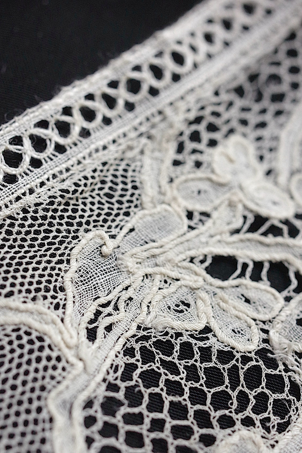 アンティークレース　dentelle  antique アンティークレース　250cm .FR a l'epoque