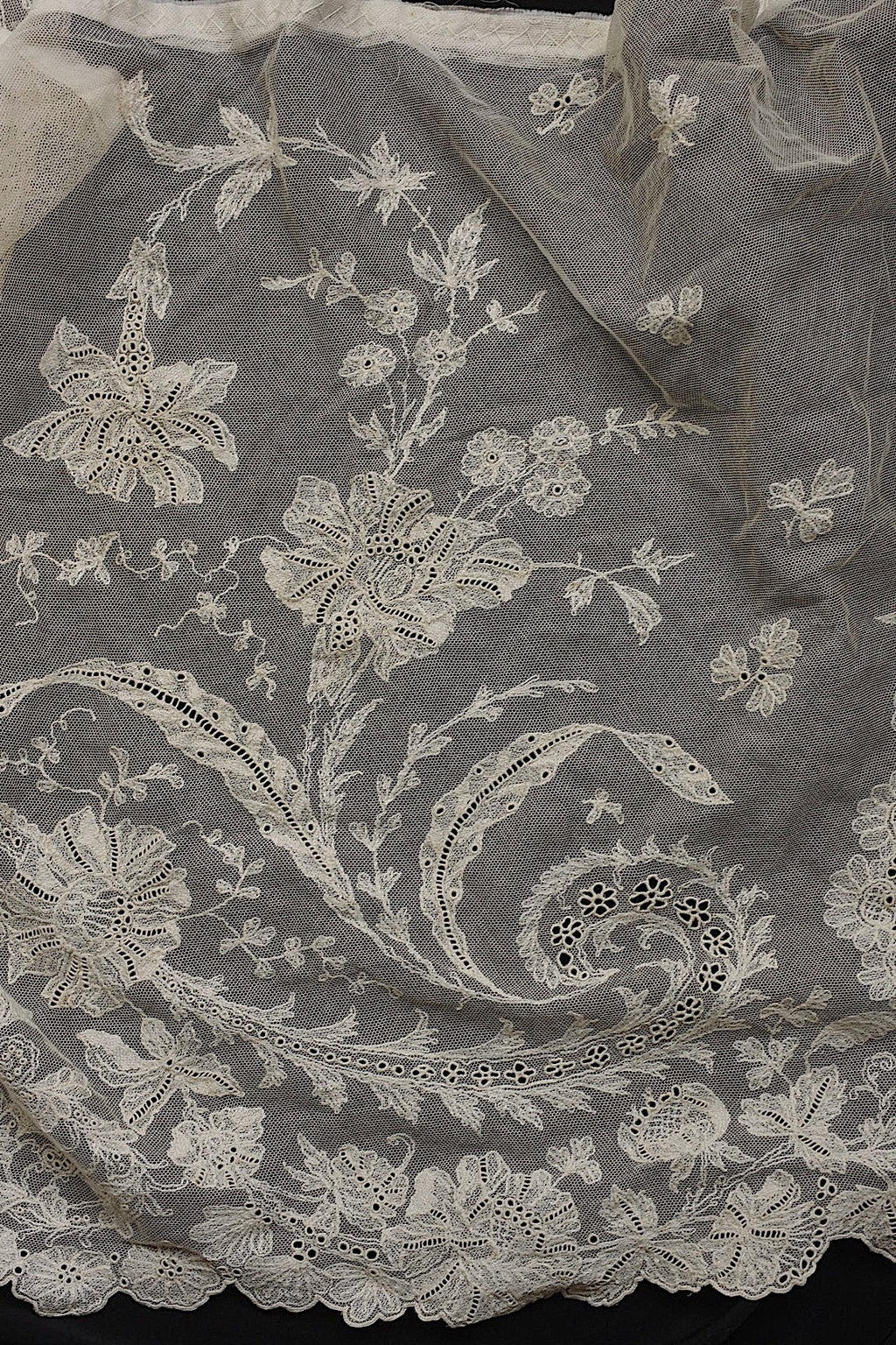 アンティークレース　dentelle  antique アンティークレース　bas d'aube .FR a l'epoque