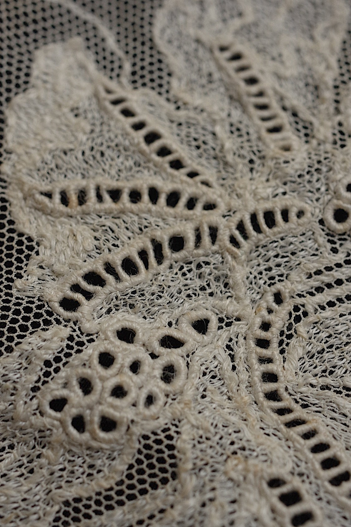 アンティークレース　dentelle  antique アンティークレース　bas d'aube .FR a l'epoque