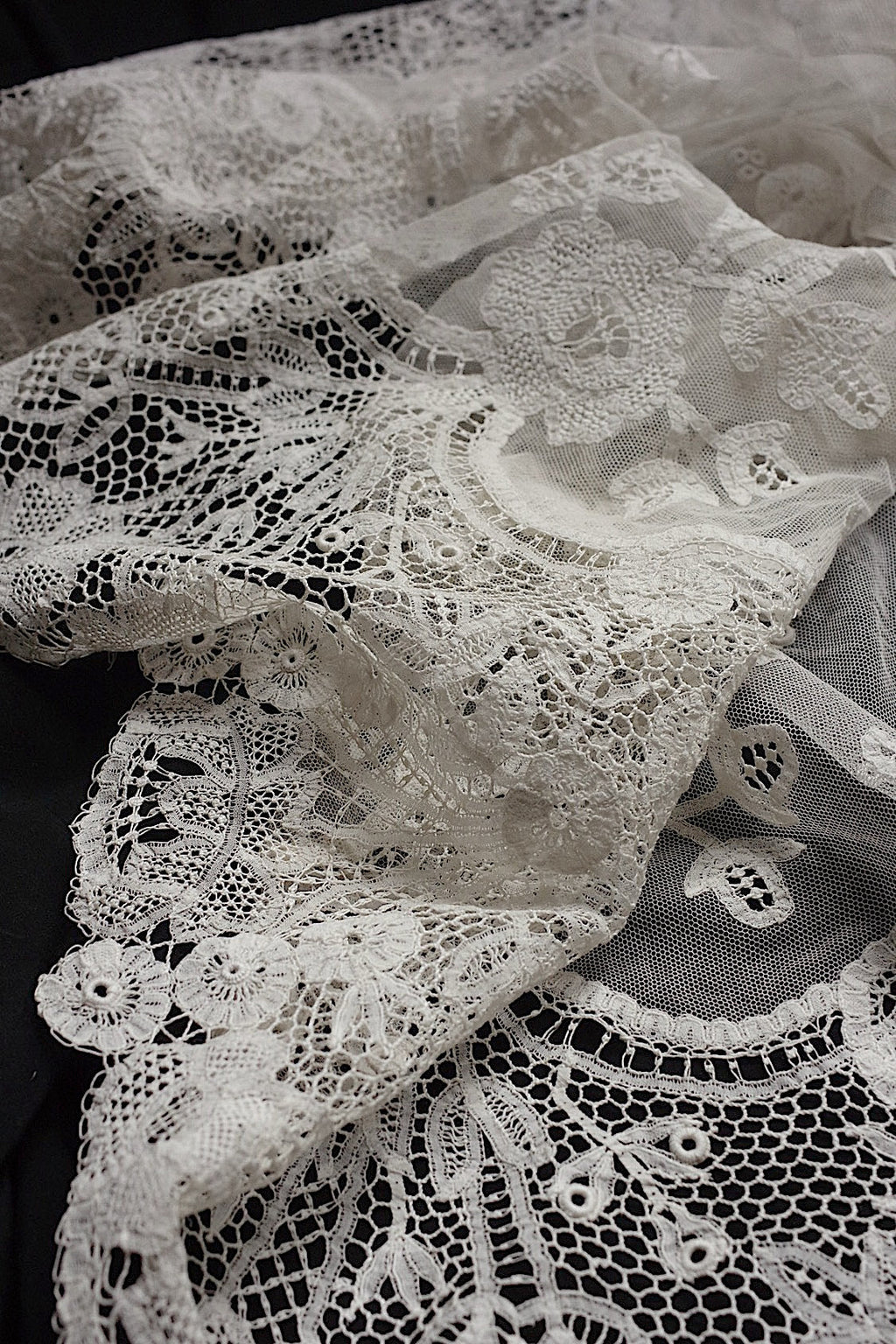 アンティークレース　dentelle  antique アンティークレース　bas d'aube 1 .FR a l'epoque