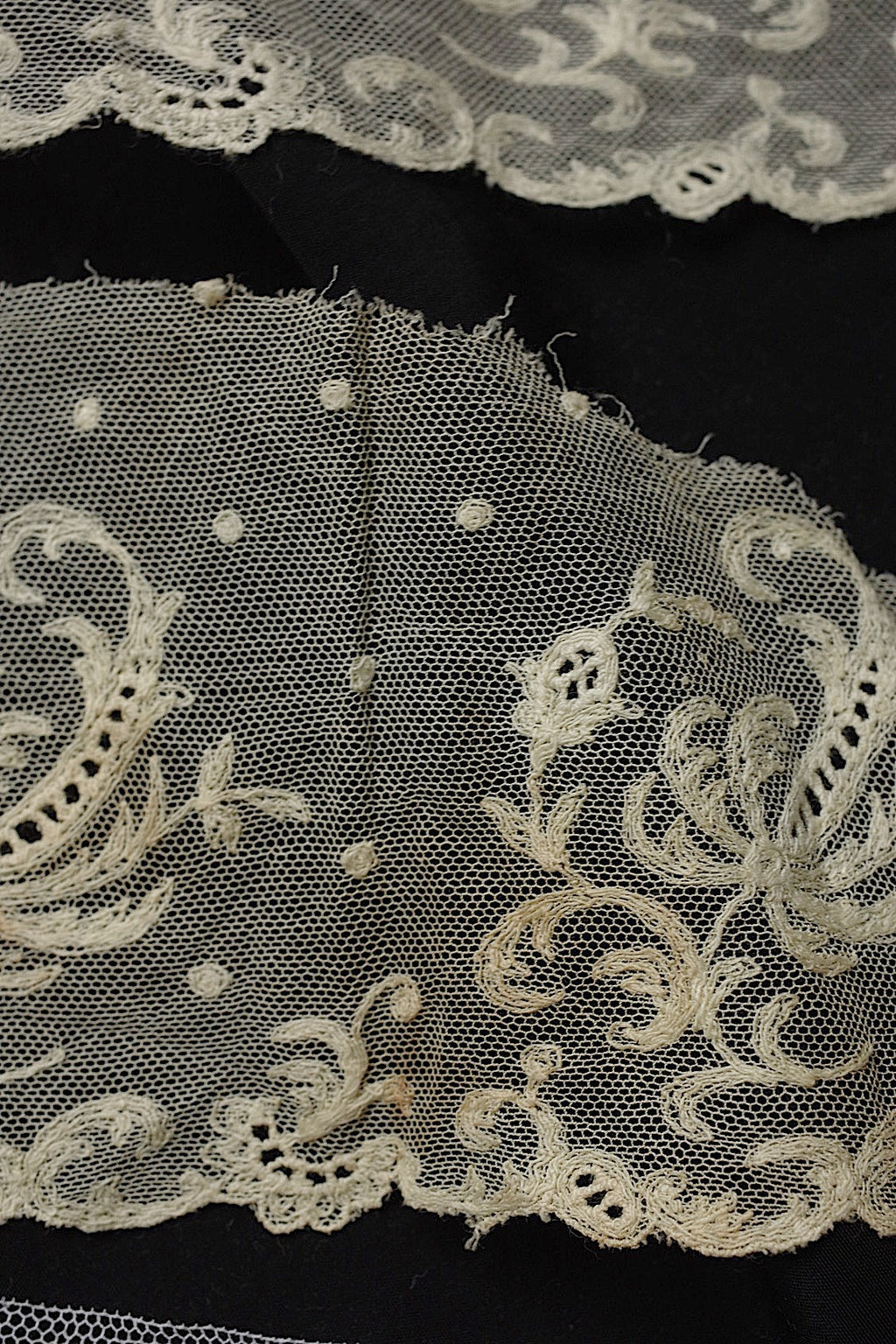 アンティークレース　dentelle  antique アンティークレース　2種類　5本 .FR a l'epoque