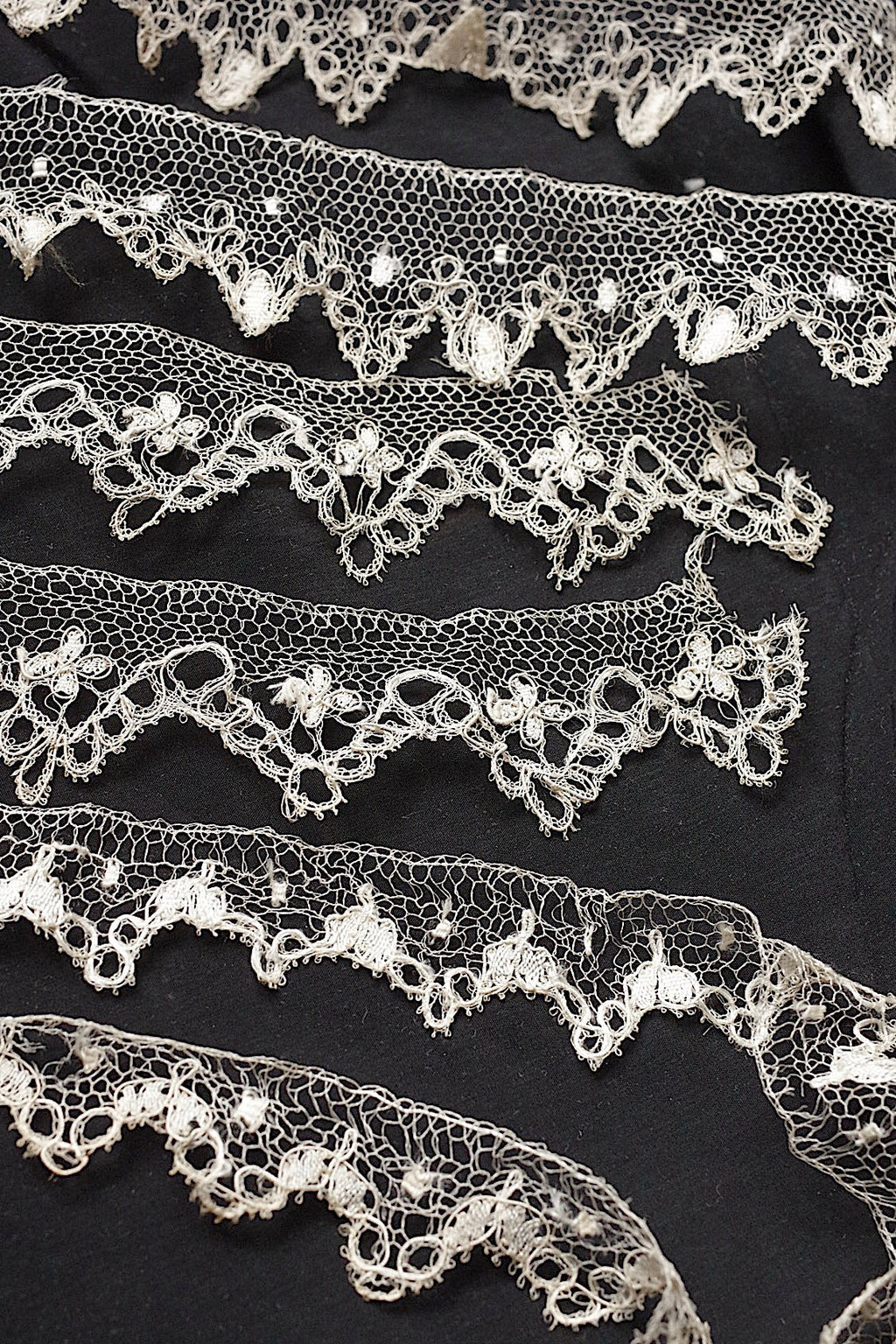 アンティークレース　dentelle  antique アンティークレース　ブロンドレース　lots 1 .FR a l'epoque