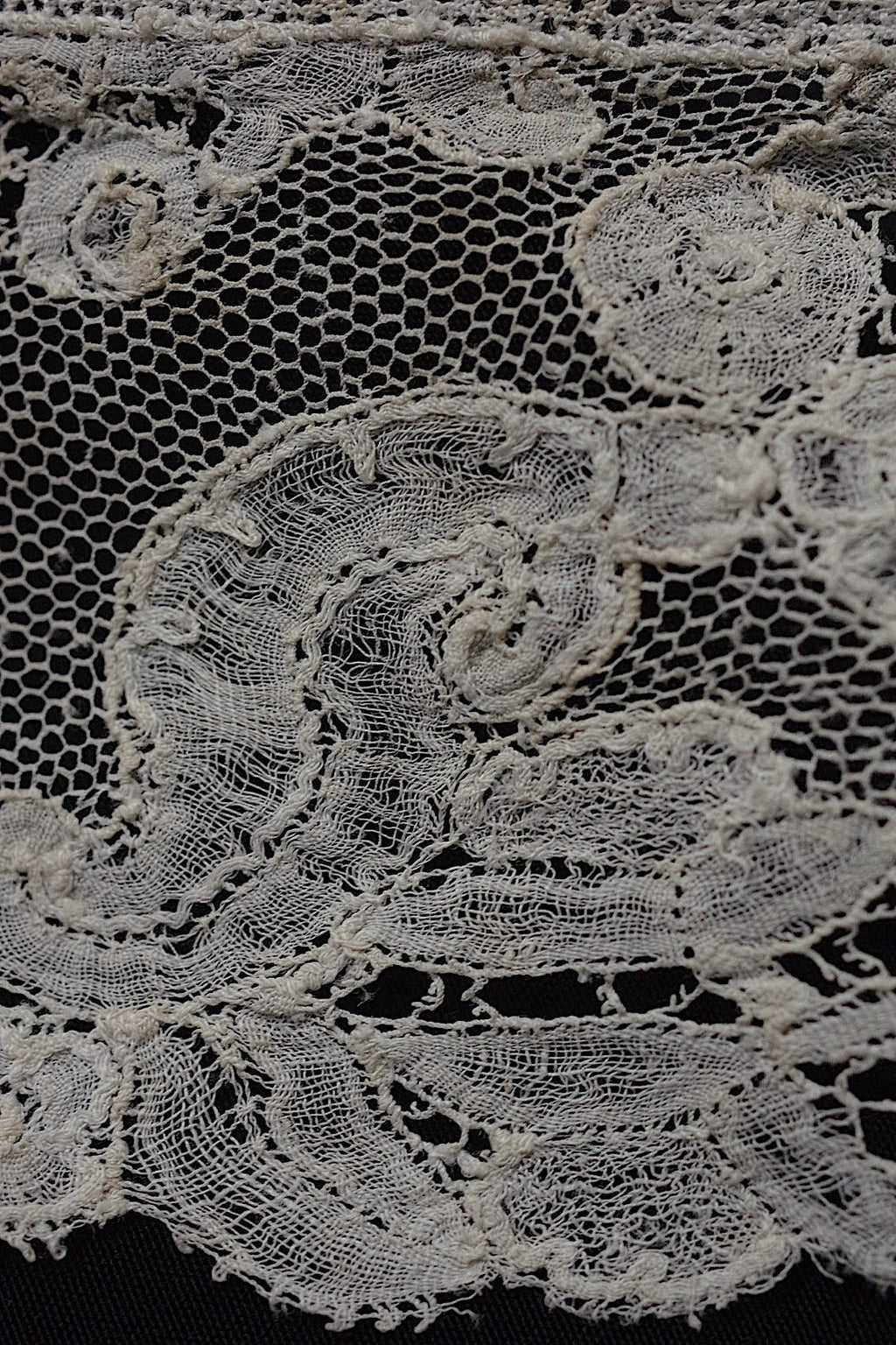 アンティークレース　dentelle  antique アンティークレース　２種 .FR a l'epoque